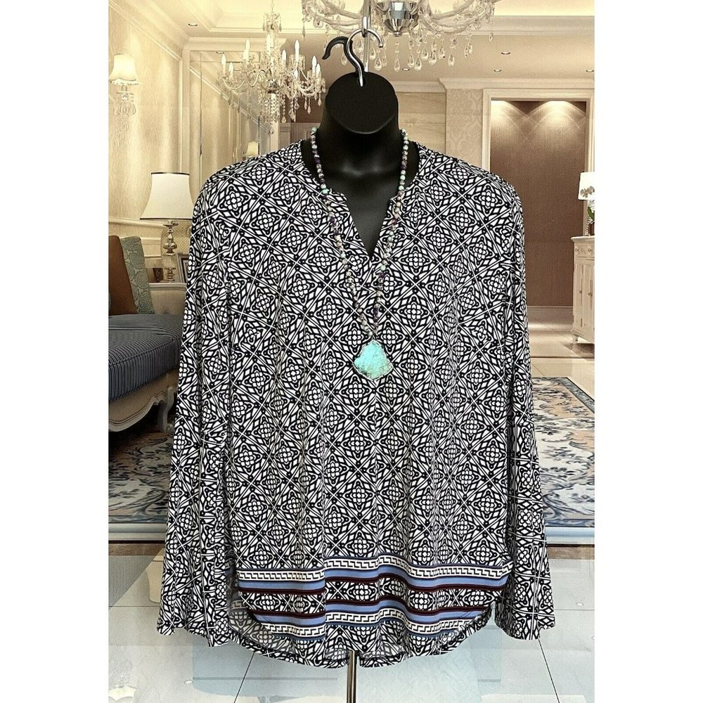 NWOT CATO 18/20W Blue/White Stretchy Midnight L/Bell Slv Blouse Tunic Top